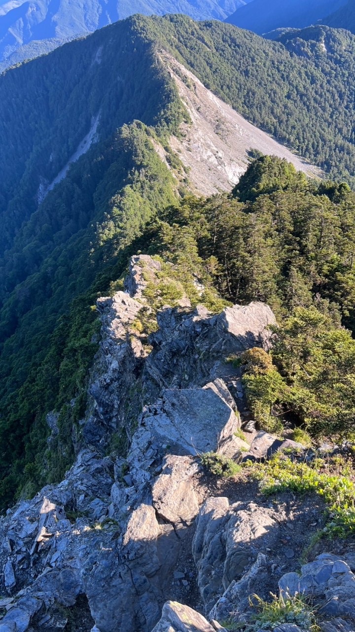 百岳⛰️登山戶外野營美景分享