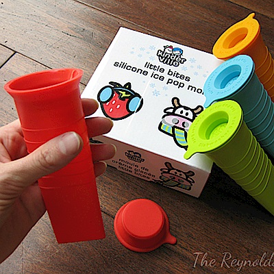 商品內容:一套四入(紅色+綠色+藍色+橙色) 可愛造型:讓小朋友自己動手做冰棒 方便使用:小朋友可以輕易地將冰擠壓到最上方享用 安全材質:材質不含BPA, 鄰苯二甲酸酯(塑化劑)和鉛