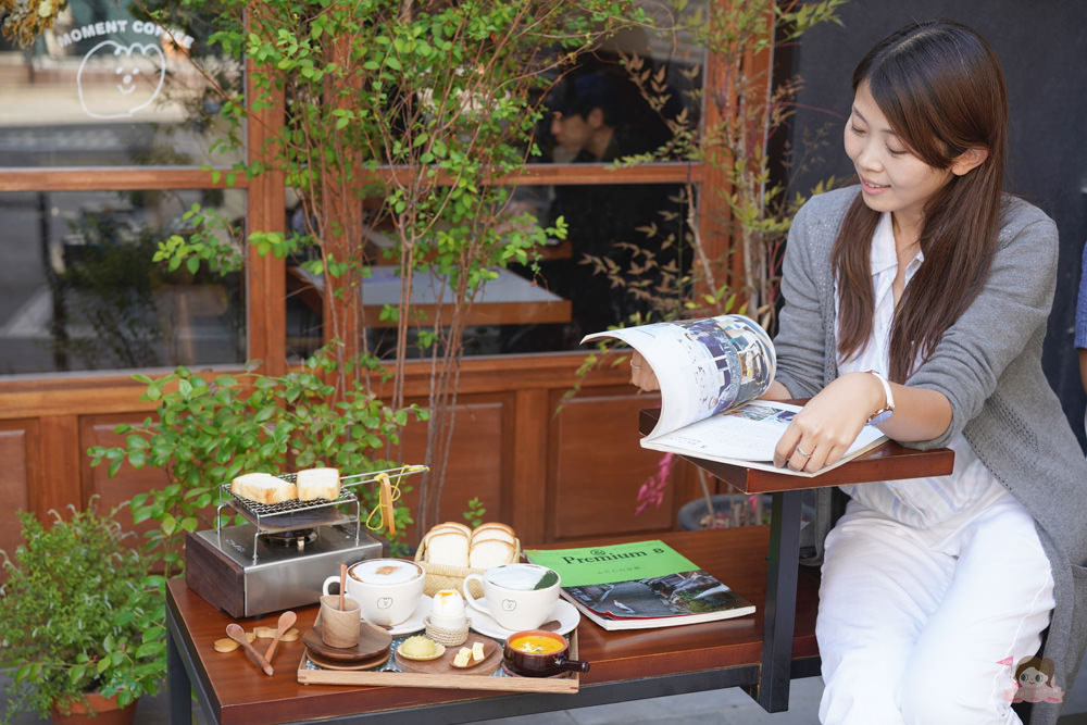 弘大&延南洞咖啡 MOMENT COFFEE (모멘트카페)，美味吐司自己烤，日系雜貨文青風、韓式網美咖啡店