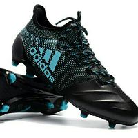 รองเท้า Nike Adidas