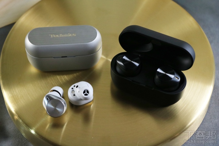 AZ80 推出髮絲紋質感銀、黑兩色。