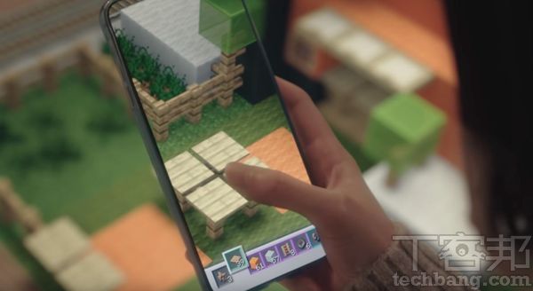 手機平台或許硬體效能受限，但 AR、GPS 等特殊功能，也是發展新型態遊戲的關鍵優勢。