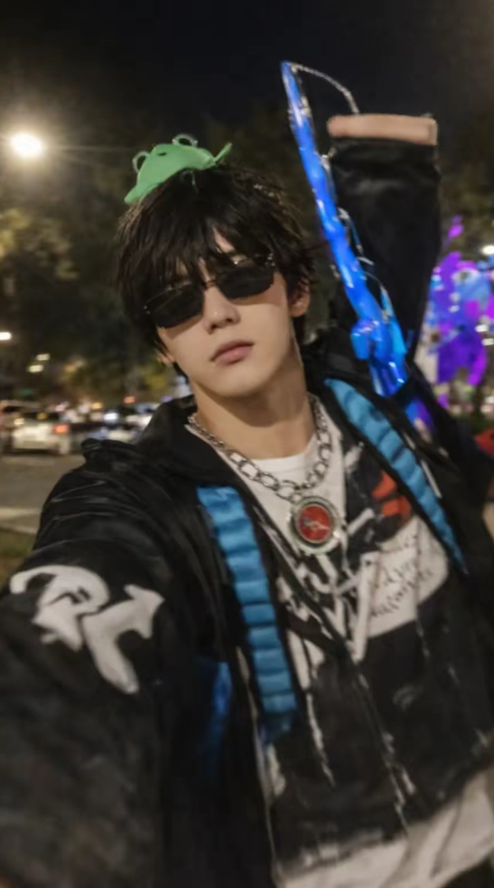 กลุ่มด้อมดอลร่า