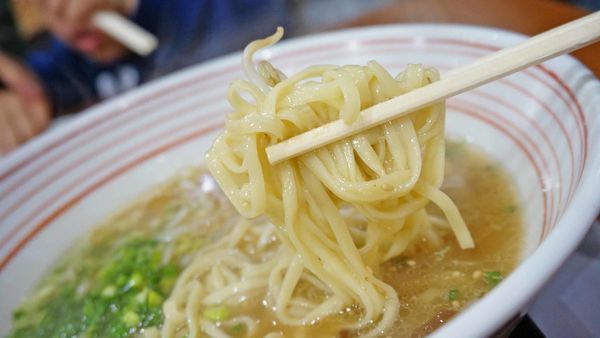 【福岡美食】うま馬 冷泉店-不起眼小店卻有讓人銷靈愛不釋手的秘制烤雞皮