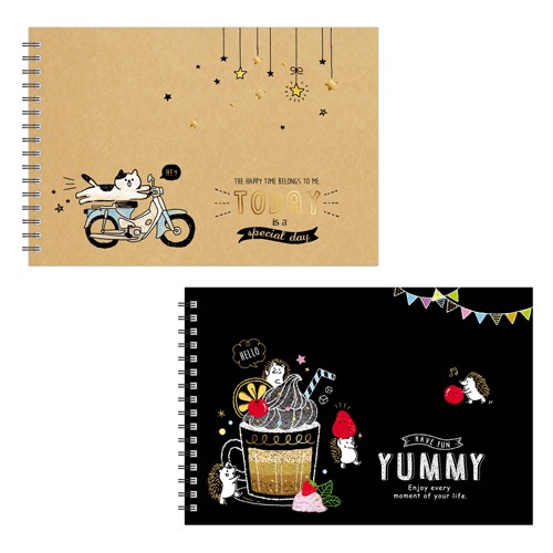 § 封面美術紙裱硬板，局部燙金印刷，質感佳！§ 內頁採用150g道林紙，紙質厚實，紙色柔和不刺眼。§ 雙線圈裝訂設計，耐用不易變形。§ 附鬆緊束帶，繪本不會輕易被翻開。§ 可做為素描、水彩、剪貼簿使用