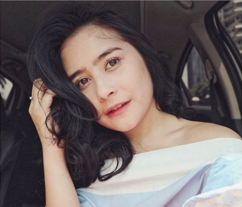 Tiru 4 Tips Makeup Simpel Dan Natural Ala Prilly Latuconsina