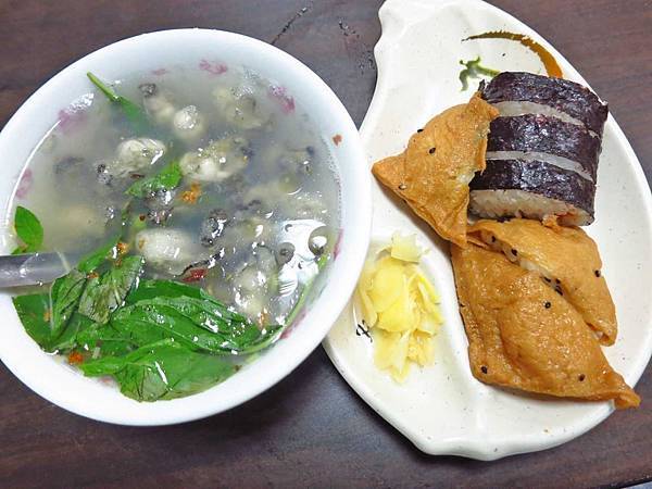 【萬華美食】西園橋下蚵仔湯-美味的壽司與蚵仔湯