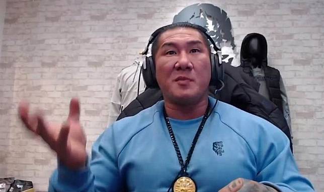 邀請遊行惹怒館長 尹立：我錯了改成「我醒了」