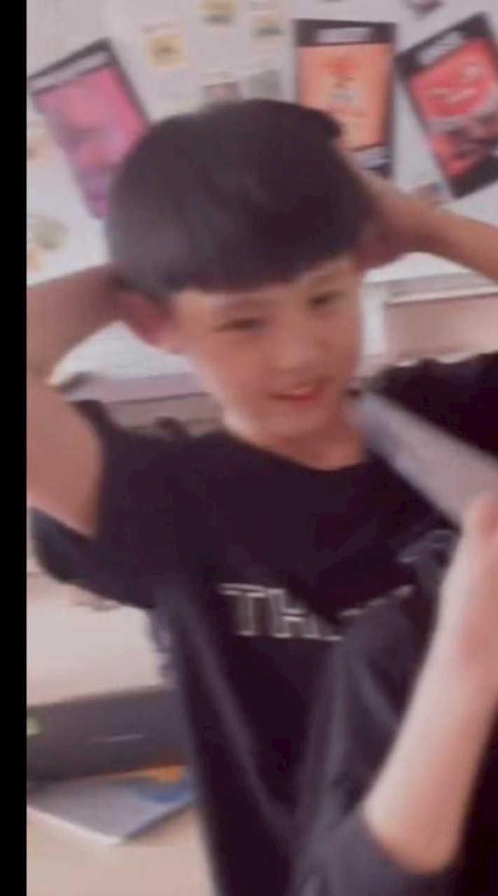 和他的