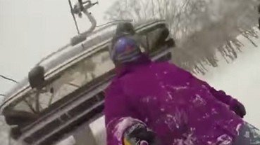 日男持自拍棒滑雪 沒想到下一秒悲劇發生！