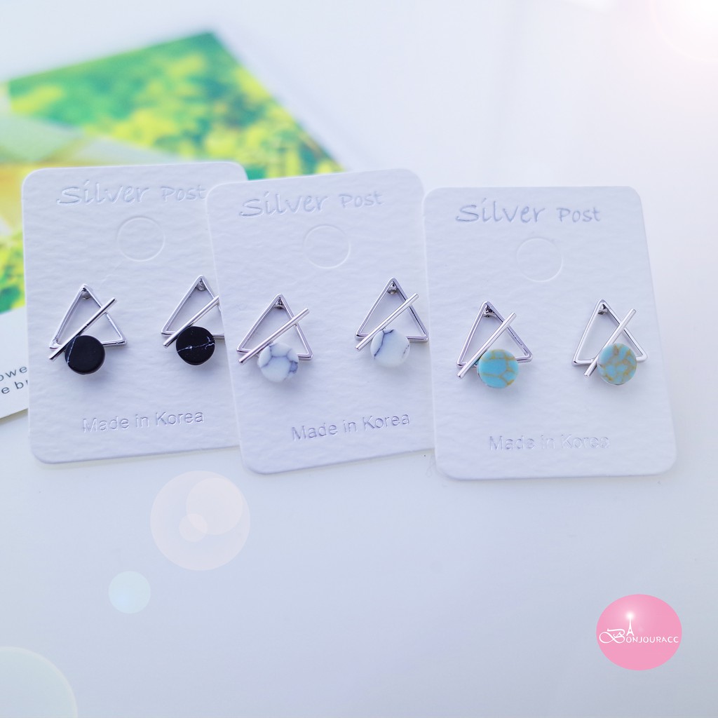 MADE IN KOREA編號【AB008】天然石每個紋路不同因裁切關係，也有機率出現整顆無紋路天然石，隨機出貨。尺寸約1.2*1cm 商品為bonjouracc實品拍攝避免香水等化學物質不配戴時放入