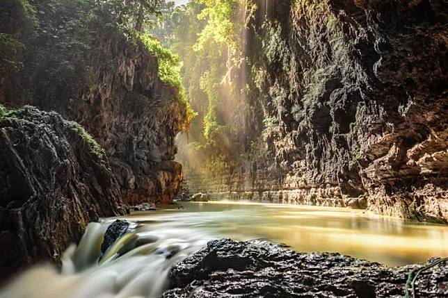 Dari Pantai Klayar Sampai Green Canyon Ini 7 Tempat Wisata