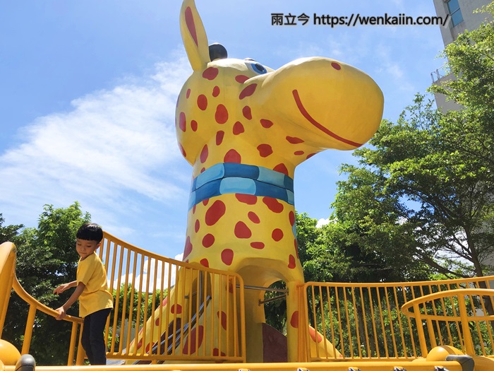 花蓮最新親子公園 花蓮市長頸鹿親子公園升級 超可愛長頸鹿大型遊具完工 成為花蓮市最可愛的溜滑梯公園 花蓮親子景點 花蓮必去 花蓮溜滑梯 花蓮戶外景點 花蓮親子行程 Line旅遊