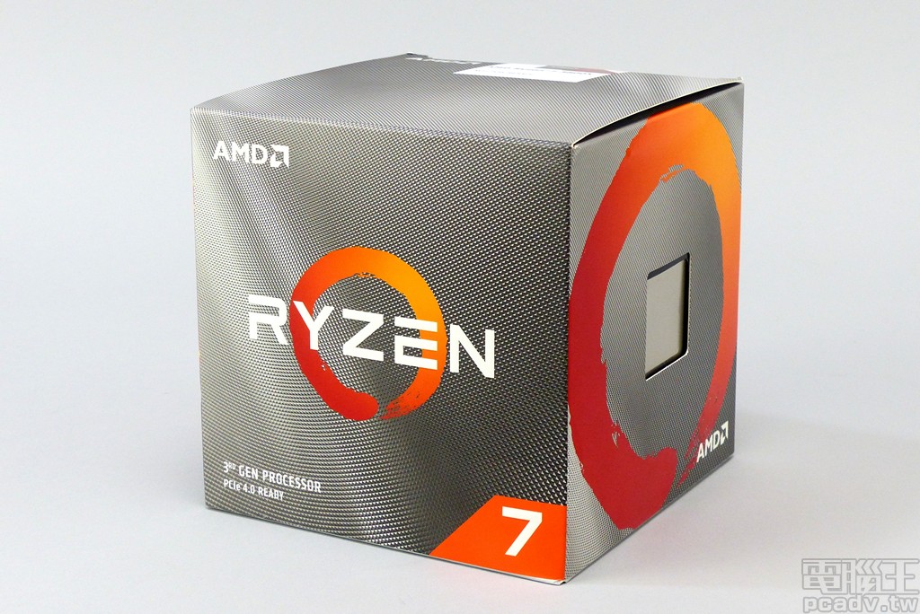 ▲ Ryzen 7 3800X 市售盒裝與第三代 Ryzen 桌上型處理器系列採用相同的設計語彙，灰色部分採用深淺不同的菱格紋作出 3D 視覺。