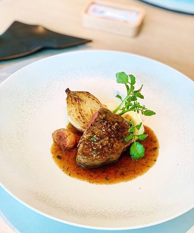  （圖片來源／IG @rogerhung_723）