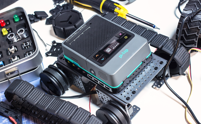 pi-top自走車的外觀完成度很高，比較沒有「土砲味」。