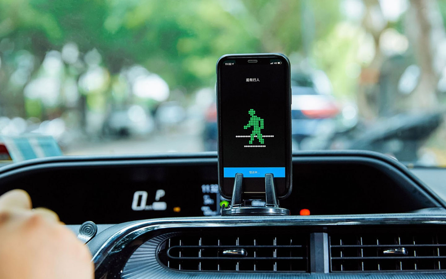 CarWink 駕駛小夥球開箱動手玩：多樣化表情符號搭配聲控操作，輕鬆搭起與後車溝通的橋樑！