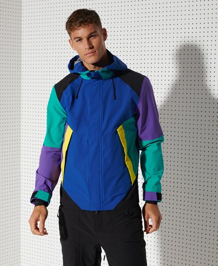 Stand out on the slopes this season with the Clean Pro Shell Jacket, this water resistant shell jack