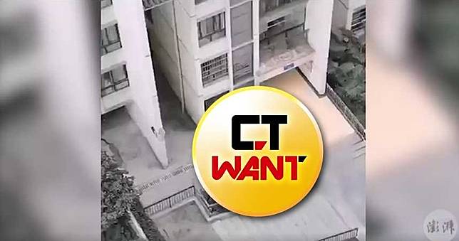 老翁罹癌從12樓跳下壓死路人　目擊者驚：2屍堆疊全變形