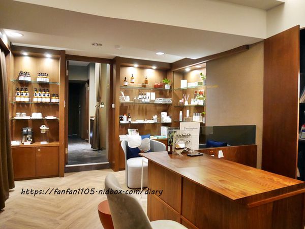 臉部保養【her spa和和恬】#毛孔潔淨護理 #熱石 #生理按摩 #碳酸面膜 (2).JPG