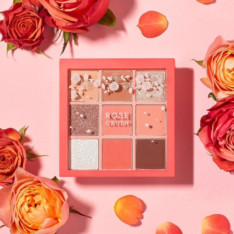 除了可以打造基礎款大地色眼妝，也能輕鬆畫出粉色系眼妝、橘紅調眼妝。