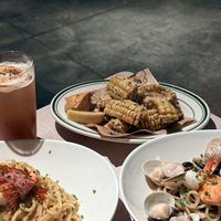 高咖吃吃吃吃吃☕️