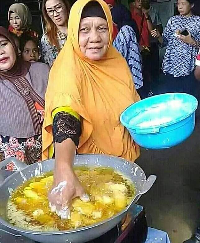 Beberapa Potret Lucu Emak Emak Jualan Ini Bikin Ngakak