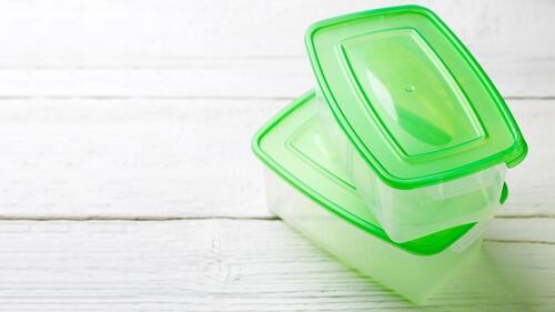 黄ばんだプラスチック を新品同様に戻す裏ワザを紹介 オリーブオイルをひとまわしニュース