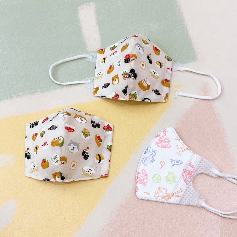 兩用口罩可裝入日本sᴋᴀᴛᴇʀ 1-3歲的立體口罩，或裝入其他夾層耗材當濾芯，不裝的時候也可當一般布口罩使用（鬆緊帶需自行裝上喔）