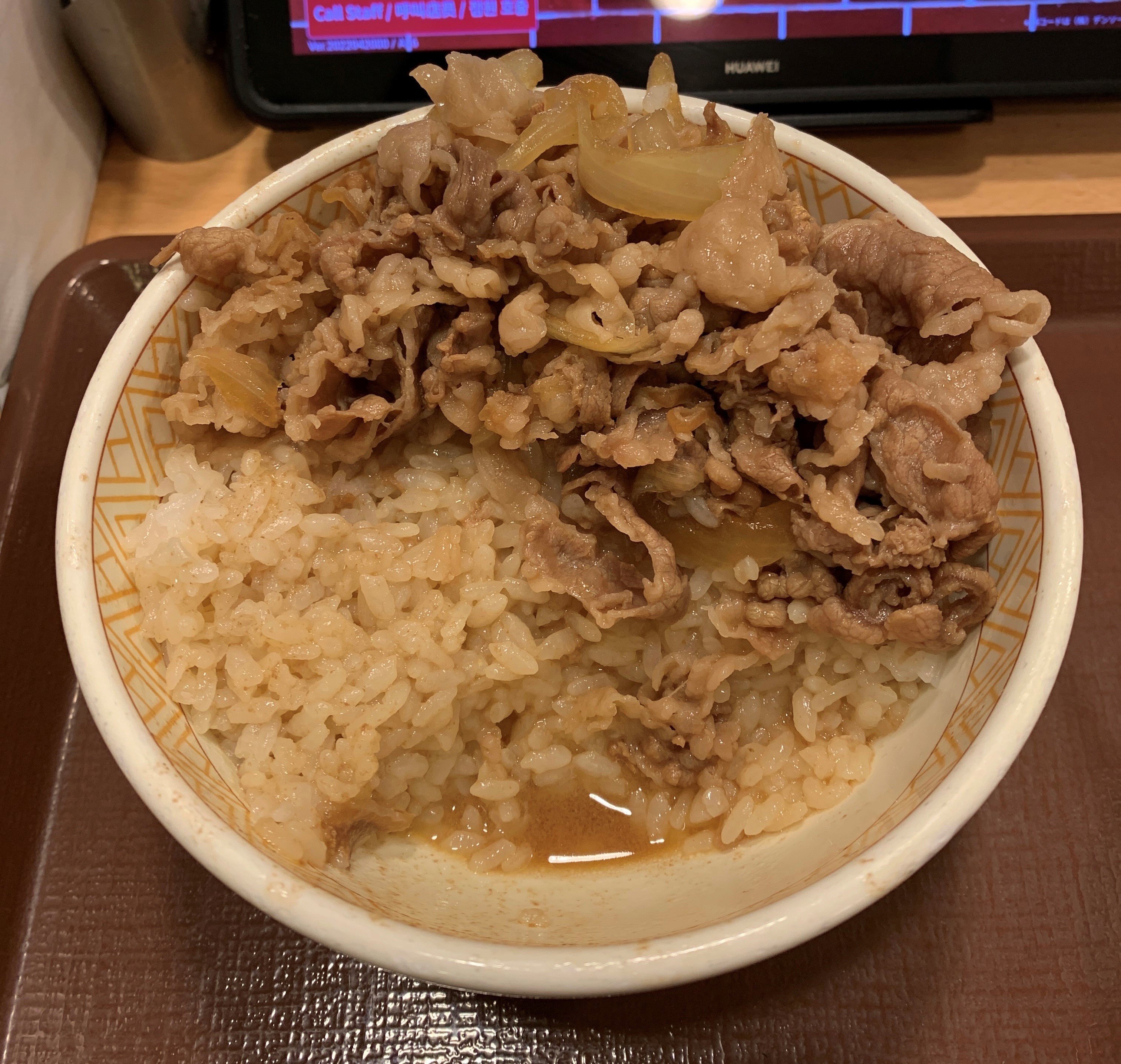 すき家の牛丼【つゆ限界】どこまでイケるか試してみた！「だくだく感300％」の裏オーダーを食レポ（LIMO [リーモ]）