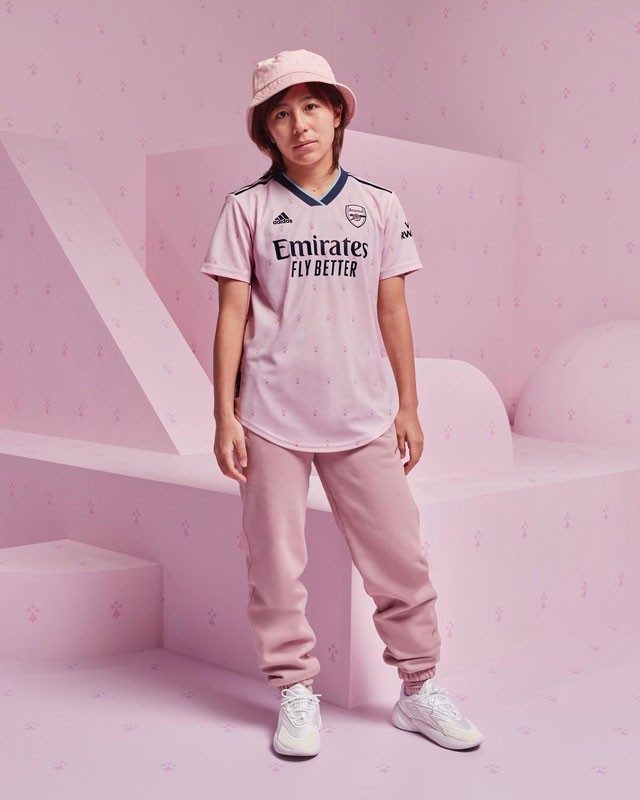 アーセナル ピンクユニフォーム　Sサイズ 初の「ピンクユニ」登場！アーセナルが22-23新サードユニフォームを