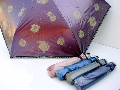 特惠-《真心良品》2241-1三折色膠玫瑰花自動傘