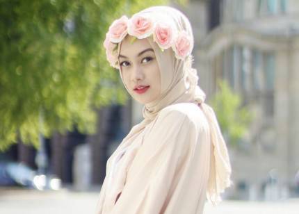 5 Aksesori Hijab yang Hits di Instagram Untuk Digunakan Saat Perpisahan Sekolah