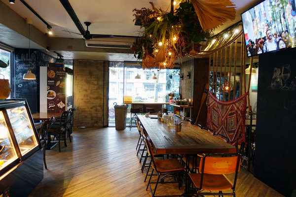 新竹東區竹科人及交大學生聚餐約會美式餐廳，LALA Kitchen新美式餐廳新竹科園店，餐點份量多楓糖鬆餅炸雞超好吃(含LALA Kitchen菜單) 