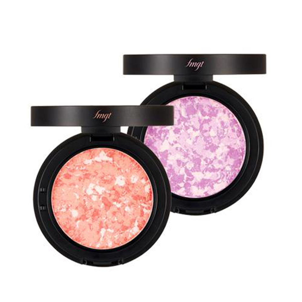 使用多層次色澤染製而成的花瓣腮紅，透過焙烤技術讓粉末更顯色持久，打造迷人的好氣色雙頰。