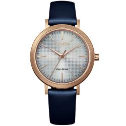 ◎原廠公司貨，2年保固|◎環保光動能，充滿電後可連續運作8個月|◎100米防水品牌:CITIZEN星辰型號:EM0763-07A使用族群:女錶手錶特性:三針錶帶材質:皮革錶帶錶殼材質:不鏽鋼鏡面材質: