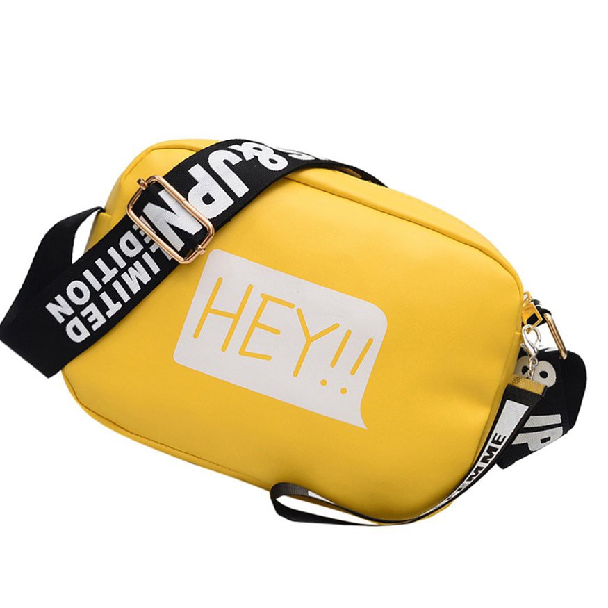 特徵：1. PU材質：柔軟舒適2.信紙印刷設計：美觀3.水平清晰：風格感強，在增加視覺效果的同時還增加了細節。描述：字母印花設計，單肩包，斜跨包，美麗時尚，帶給您不一樣的魅力規格：面料質地：PU包袋形