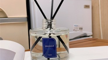 室內香氛推薦/SNUGGLE室內擴香瓶/氣質小蒼蘭-質感香氛提升生活質感，蘊含天然植萃精油，舒緩香氣療癒身心靈～可持香8星期的居家香氛推薦！居家環境/質感生活/健康家居/健康生活/香氛產品/香氛擴香/擴香推薦/室內擴香/熊寶貝香氛/聯合利華/藍子愛生活