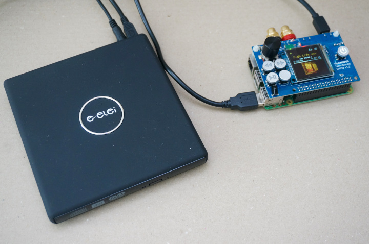 NanoSound CD本身為軟體，可以在Raspberry Pi搭配DAC、USB外接式光碟機使用。