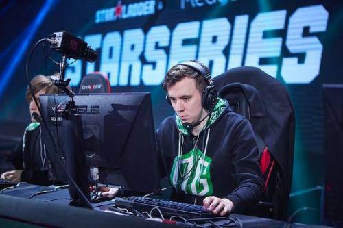 Titisan Dewa! Ini 7 Gamer DotA 2 Profesional Dengan MMR Tertinggi