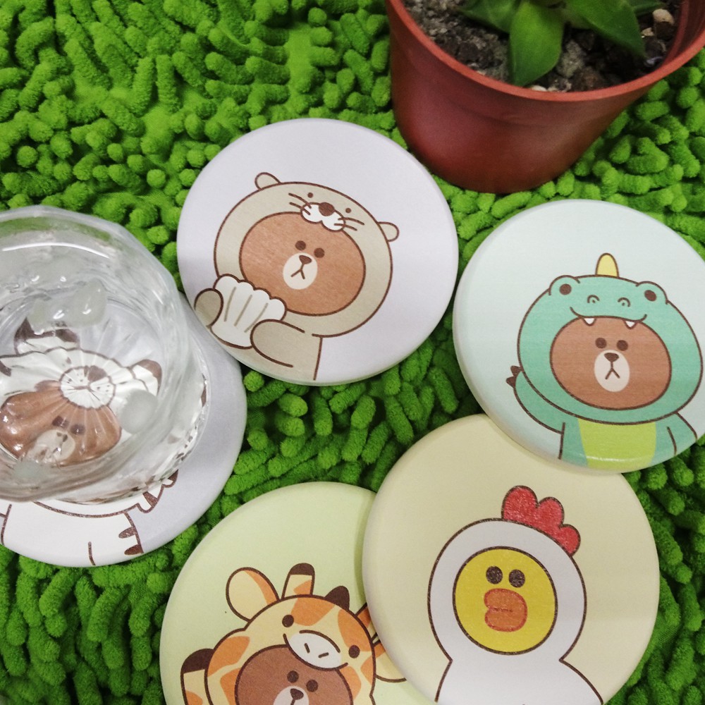 品名:[LINE FRIENDS] 珪藻土圓形吸水杯墊【LINE正版授權】成份:珪藻土、植物纖維顏色(款式)：共十款(圖文有編號)尺寸:直徑約10CM產地:台灣【注意事項】☆此品20組(含)以上無法超