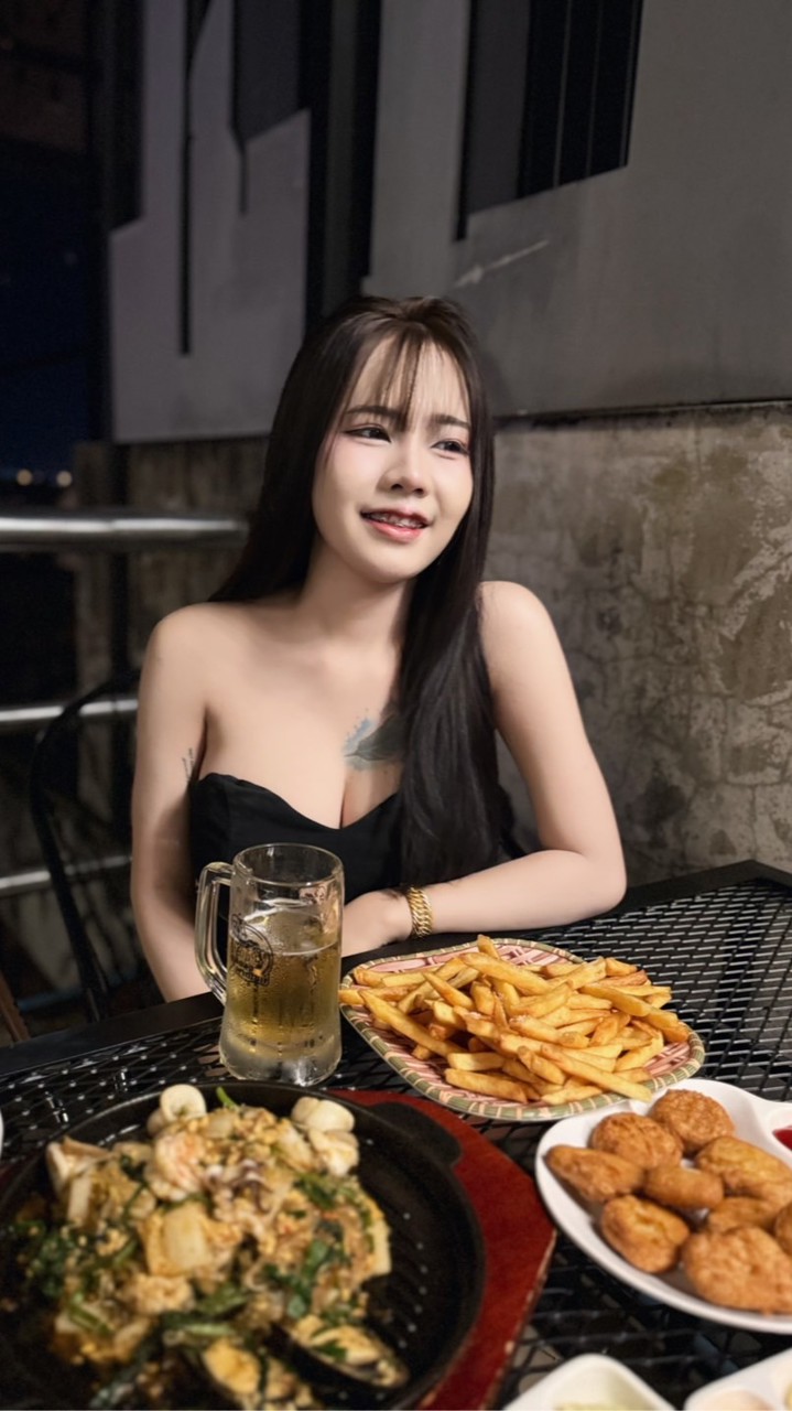 นุ่นนีออน