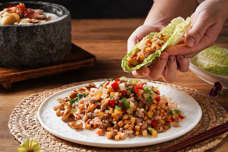 肉控們快衝！多種「伊比利豬」料理，爐烤帶骨戰斧、堅果蝦鬆一次吃！ | LINE購物