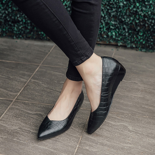 舒芙蕾系列 MIT 全真皮鱷魚紋楔形低跟鞋400241-經典黑