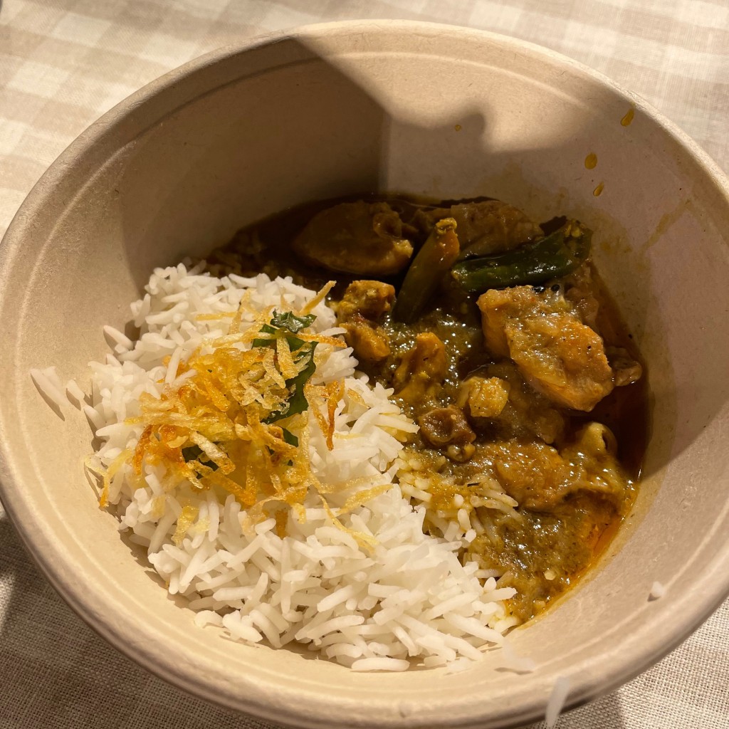 ユーザーが投稿したチキンカレーの写真 - 実際訪問したユーザーが直接撮影して投稿した昇町インド料理インディアンスパイスファクトリーの写真