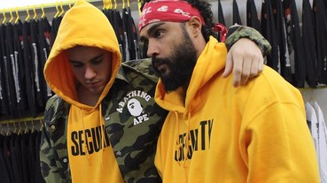 小賈穿上超顯眼的這一件出門 今年就要穿黃色的連帽上衣！