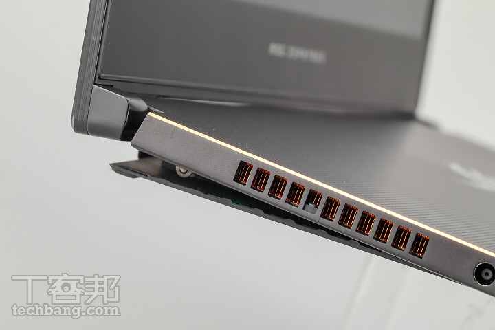 17.3 吋 RTX 版西風之神到底有多強？ROG ZEPHYRUS S（GX701GX）開箱動手玩！