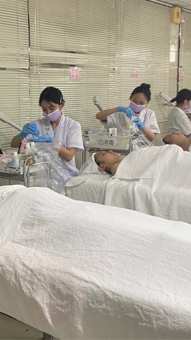 112學年仁德健康美容觀光科新生與家長社群