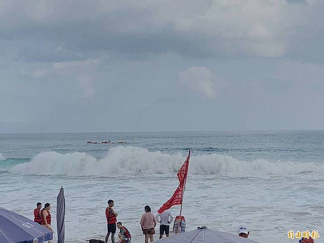 中颱舒力基接近台灣墾丁掀起3米大浪插紅旗 自由電子報 Line Today