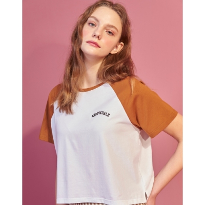 奇奇蒂蒂櫻花系列 拉克蘭撞色短版上衣 斜邊開衩，背圖薄膠印刷 前胸英文字電繡 舒適棉質面料